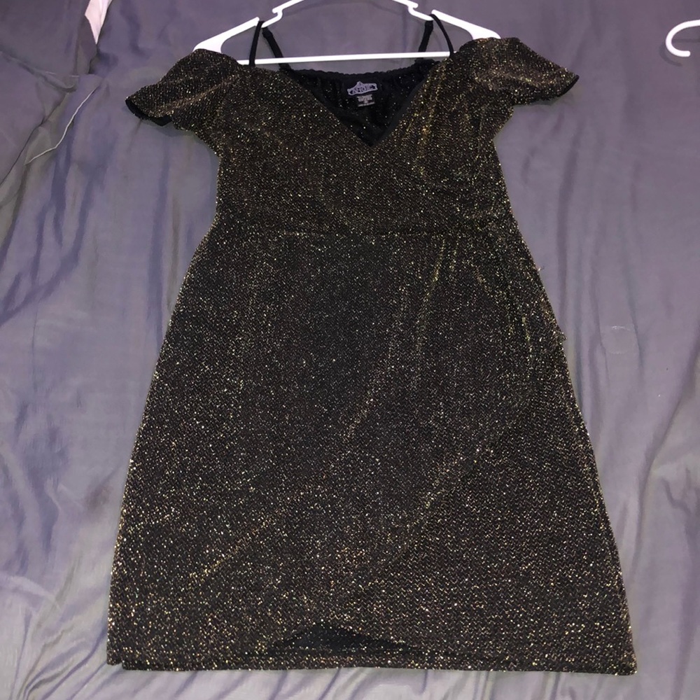 black and gold body con off the shoulder dress